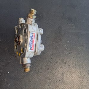 DISTRIBUITOR DE CARBURANT BOSCH MERCEDES 190 230 GE - COD 0 438 101 002 - imagine 2