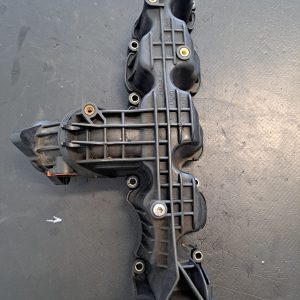 Galerie admisie cu clapeta si motoras VW Golf 6 , 1.6 TDI CAY - COD 03l129711aq