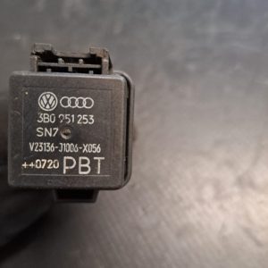Releu dezaburire VW PASSAT B6 - COD 3B0951253