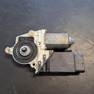 Motoras macara stanga fata , VW Golf 4 , 2002 COD - 1J1959801C - imagine 2