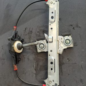 Macara manuala usa stanga spate Ford Fiesta 2009-2013 - COD 8A6I-A27000