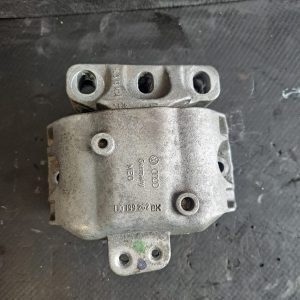 Suport / Tampon motor VOLKSWAGEN GOLF IV 2001 - COD 1J0199262BK