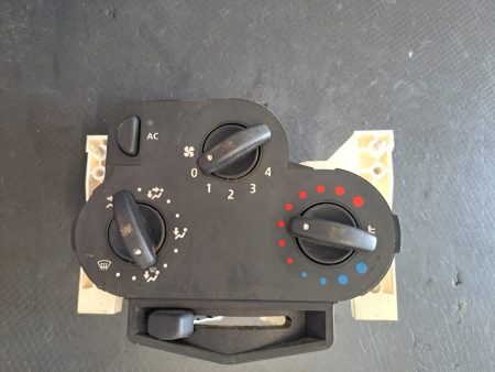 Panou Ventilatie / Panou Comanda Clima / Ac  , Dacia LOGAN (LS_) (48KW / 65CP) COD - 69570001