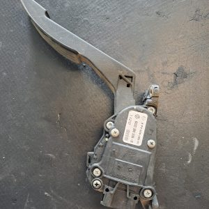 Pedala acceleratie Dacia Logan - COD 8200386506