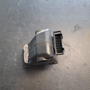 Intrerupator de frecventa usa stanga fata VW Golf 5 1.9 TDI 2004 2005 2006 2007 2008- COD 1K0035463C - imagine 3