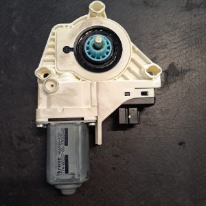 Motoras macara dreapta fata Audi A4 B8 {volan stanga} - COD 8K0959802
