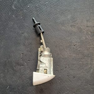 Butuc usa stanga fata  Audi A4 B8 8K - COD 8T12837167168