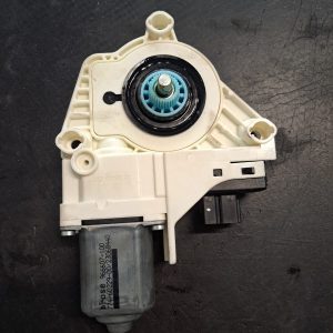 Motoras macara dreapta spate Audi A4 B8 - COD 8k0959812
