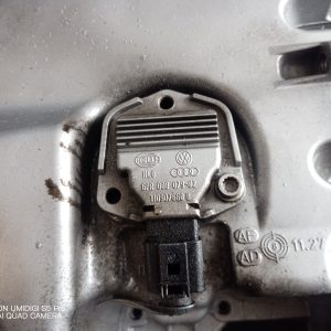 Baie ulei motor cu senzor nivel  Volkswagen Passat B7 1.6 TDI 2010 - 2015 - COD 03G103603 03C907660G - imagine 3