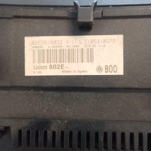 Ceasuri de bord VW Golf 4 1.9 SDI  - COD 1j0920802e - imagine 2