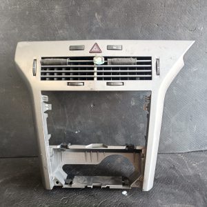 Consola Multimedia cu grile de ventilație Opel ASTRA H 2004 > 2012 - COD 331985437