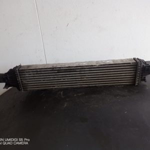 Radiator intercooler Audi A4 B8 2.0 TDI 143 Cp/105 Kw cod motor CAG ,transmisie automata,an 2011 - COD 8K0145805G