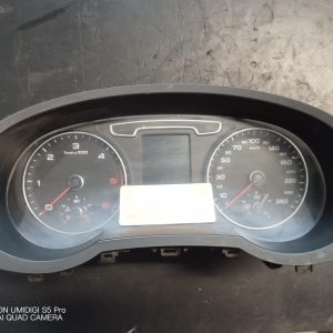 Ceasuri de bord  Audi Q3 (2011->) - COD 8u0920930a