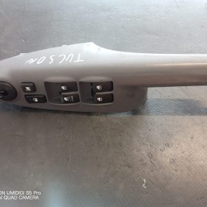 Panou comanda geamuri electrice fata stanga  Hyundai TUCSON (JM) 2004 > 2010 - COD 935702e200
