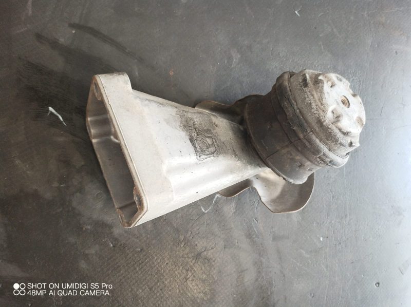 Suport motor dreapta , Mercedes Clasa C (S203) 2.7cdi , COD - A6112230804 - imagine 3