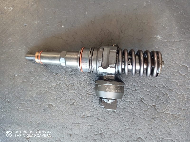 Injector ,  VW Passat B5 1.9 TDI , 2002 COD - 038130073AJ - imagine 4