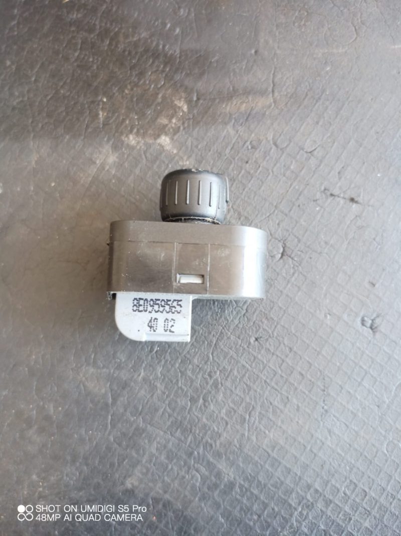 Buton reglaj oglinzi ,  Audi A6 (4F2, C6) COD -  8E0959565 - imagine 3