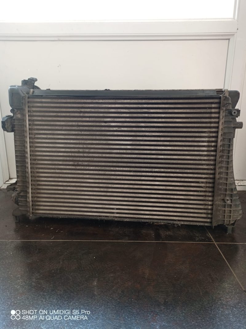 Radiator racire apa ,  Vw Passat B6 , 2.0tdi COD -3C0121253R