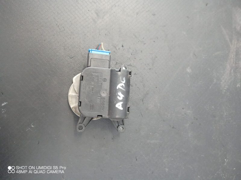Actuator Electronic , Audi A4 B6 (8E) 2000 -2004 COD -8E1820511C