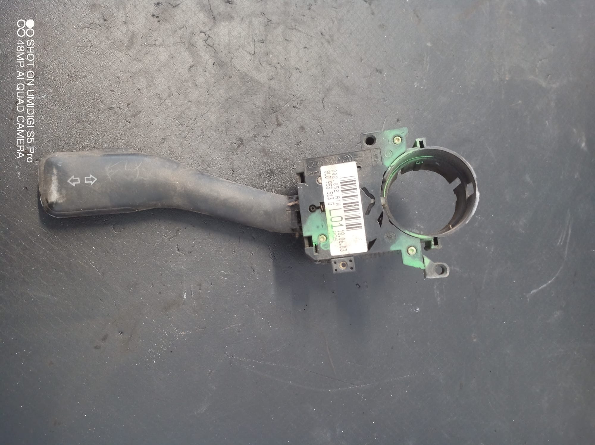 Maneta semnalizare , VW Passat B5.5 COD - 8L0953513G