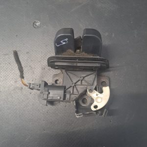 Broasca , mecanism inchidere  , incuietoare haion Audi A4 Avant 8ED 2004-2008 COD -8e9827520a - imagine 3