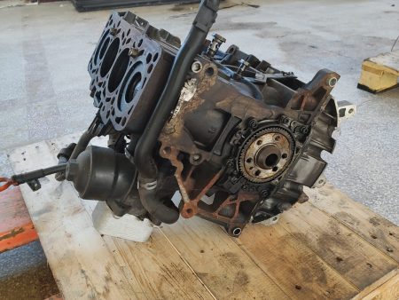 Bloc motor ambielat cu vibrochen 1.6 tdi , compatibil audi a1 8x a3 8p vw golf 6 polo 6r skoda octavia 2 seat leon vw caddy  CAY