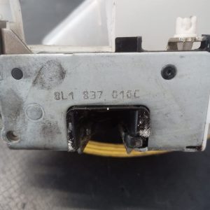 Broasca, mecanism inchidere , incuietoare  dreapta fata ,  Audi A3 8L 1.9 tdi,  2001 COD -8L1837016C - imagine 2