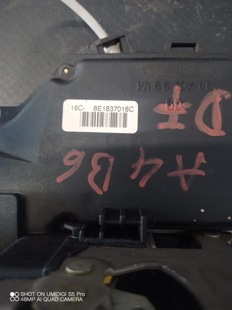 Broasca usa dreapta fata , Audi A4 B6,  2001-2004  COD -8e1837016c - imagine 2