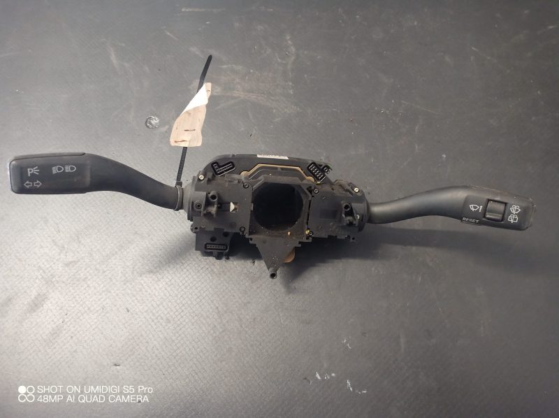 Calculator Coloana Volan cu Maneta Manete Semnalizare Stergator , Audi A4 B6 , 2001 - 2005 COD - 8E0953549F 8E0953503C