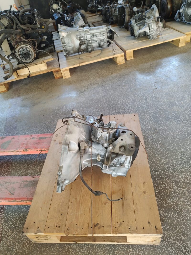 Cutie viteze 5 trepte , Opel Astra G, 1.6 benz Z16XE COD -90400209 0081226 GM 90400206 - imagine 3