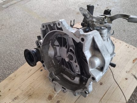 Cutie viteze manuala 5+1 trepte ,electromotor in fata , Skoda Fabia Polo Cordoba Ibiza 1.2i 1.4i  COD-02T301103A