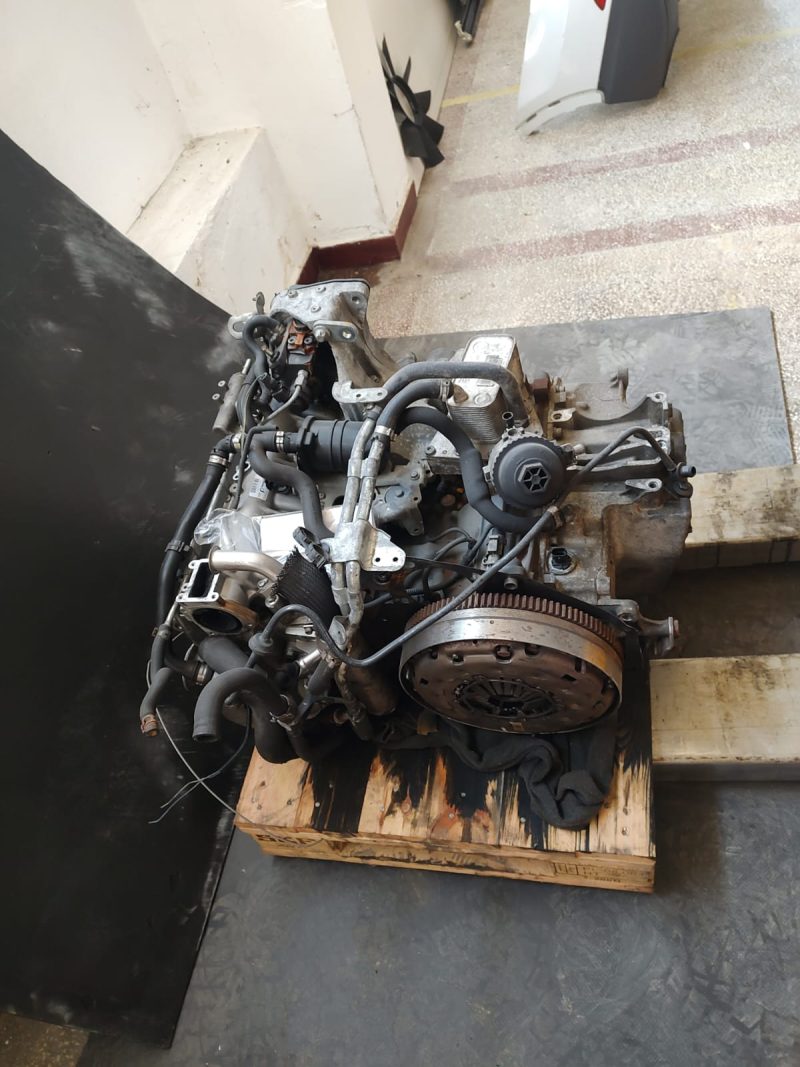 Motor, Opel Zafira B, 1.9 cdti, cod motor Z19DT cu injectoare pompa de injectie ambreiaj - imagine 3