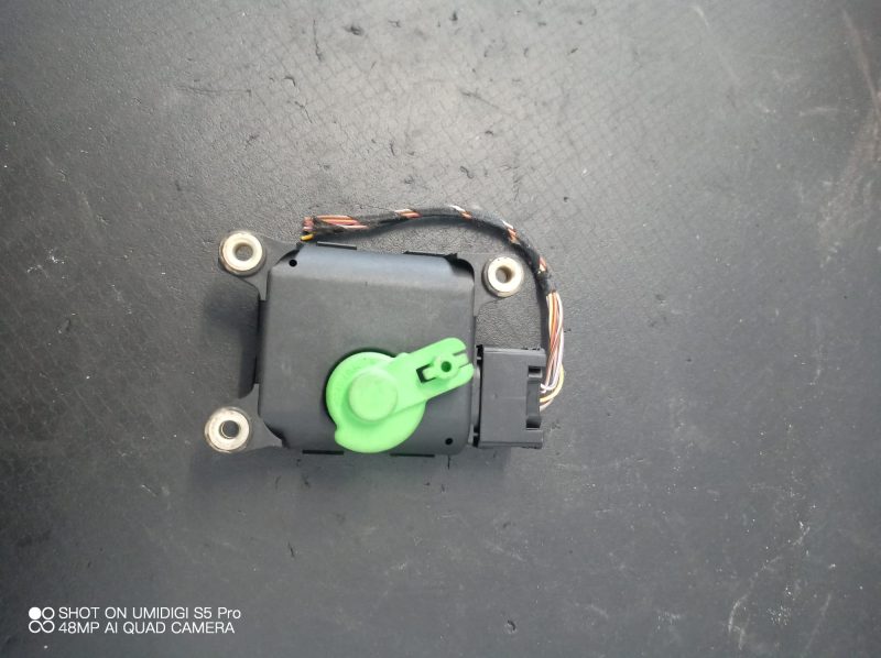 Motoras aeroterma bord , Vw Golf 4 Variant COD - 1J1907511D - imagine 2