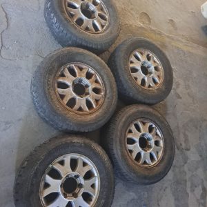 Set Jante aliaj cu cauciucuri cu roata de rezerva 255/65 R16 model cu 6 prezoane ,Ssangyong Rexton , 2007