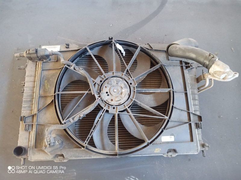 Ansamblu electroventilator radiator apa radiator clima , Hyundai Tucson 2.0 CRDi COD -7726541009 - imagine 2