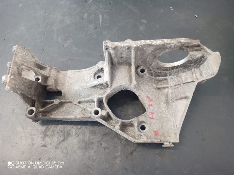 Suport accesorii  , Volkswagen Golf IV Bora Octavia 1.9 TDI   COD -038803143A - imagine 2