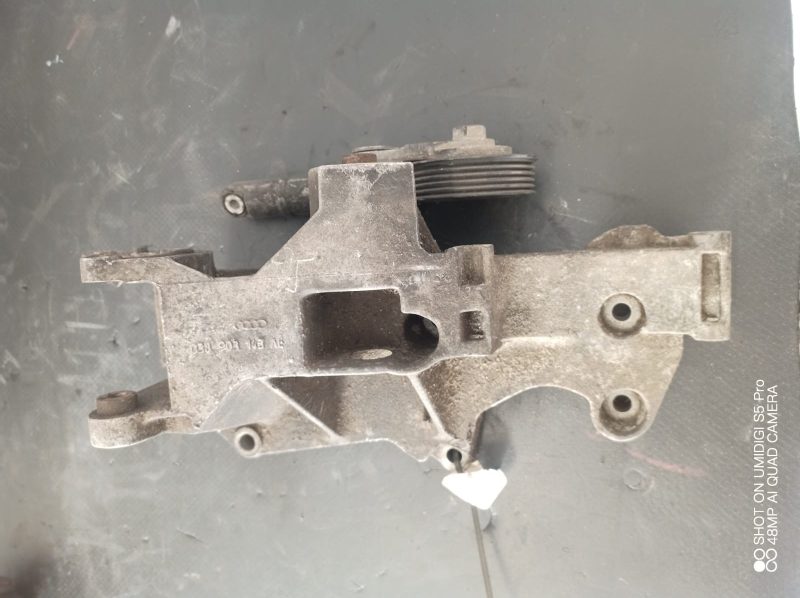 Suport accesorii ,  Skoda Superb 1.9 TDI cod motor BPZ,  2008 COD -038903143AE