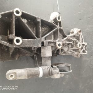 Suport accesorii ,  Skoda Superb 1.9 TDI cod motor BPZ,  2008 COD -038903143AE - imagine 3