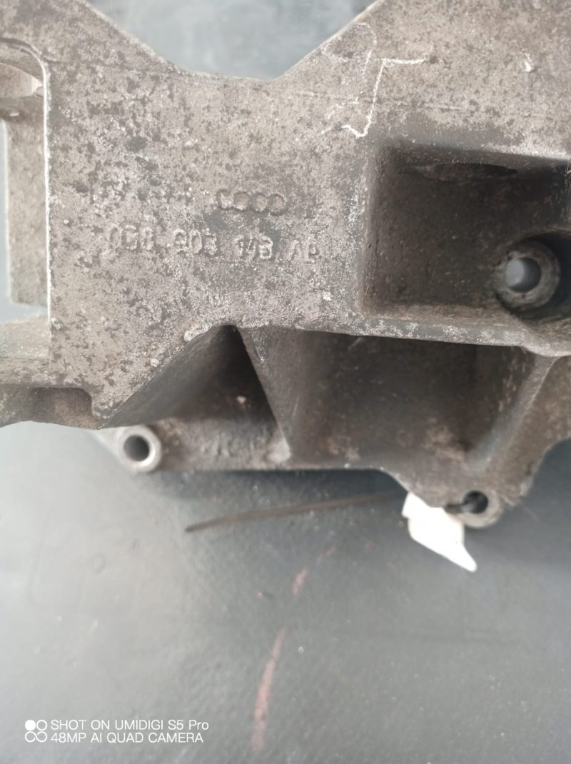 Suport accesorii ,  Skoda Superb 1.9 TDI cod motor BPZ,  2008 COD -038903143AE - imagine 2