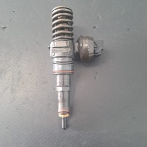 Injector , Skoda Octavia [facelift] [2000 - 2010]  1.9 tdi ASZ ,compatibilitate Golf IV, Seat Ibizza, Volkswagen Passat 3B3 2000-2005 COD -0414720039 038130073al