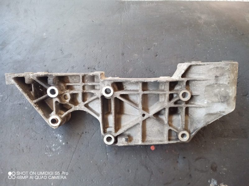 Suport Alternator ,Volkswagen SHARAN 1.9 TDI  , 2000-2010 COD - 045903143c - imagine 2