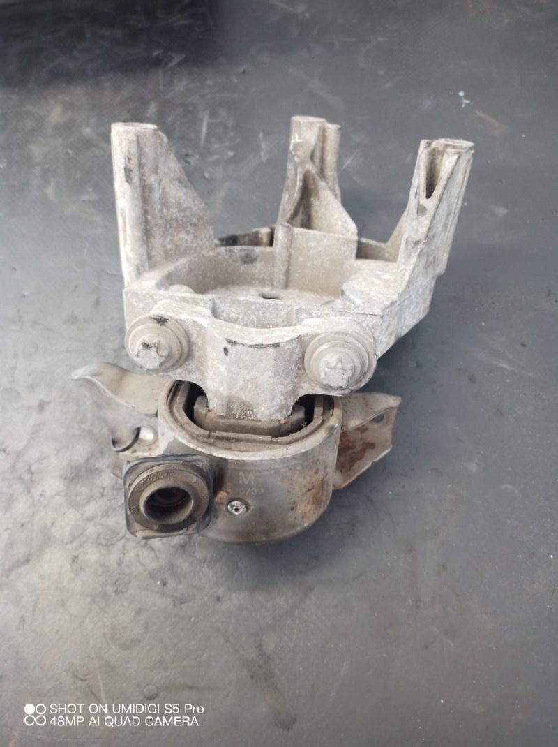 Tampon motor , Fiat Grande Punto COD - 13130739
