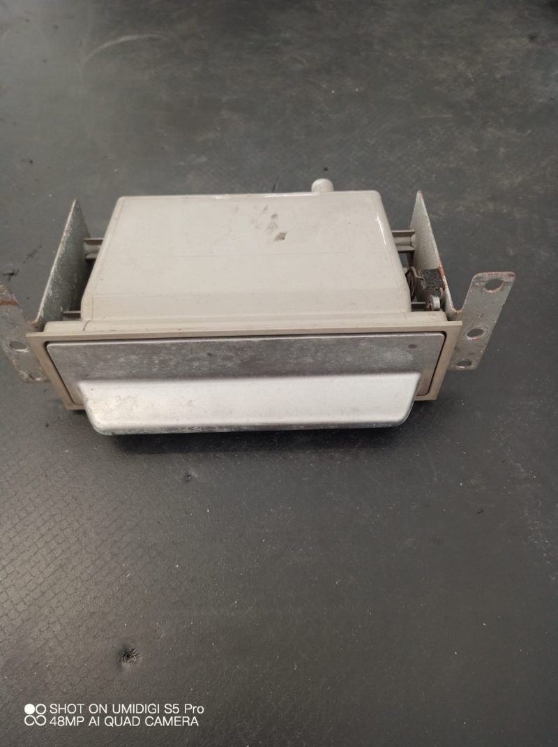 Compartiment stocare , Nissan X-TRAIL (T30) , 2001- 2007 COD - 6847544F00