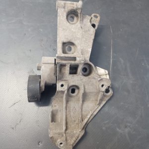 Suport accesorii alternator , Renault Clio 3 , 2005 - 2009  COD -8200473400 - imagine 2
