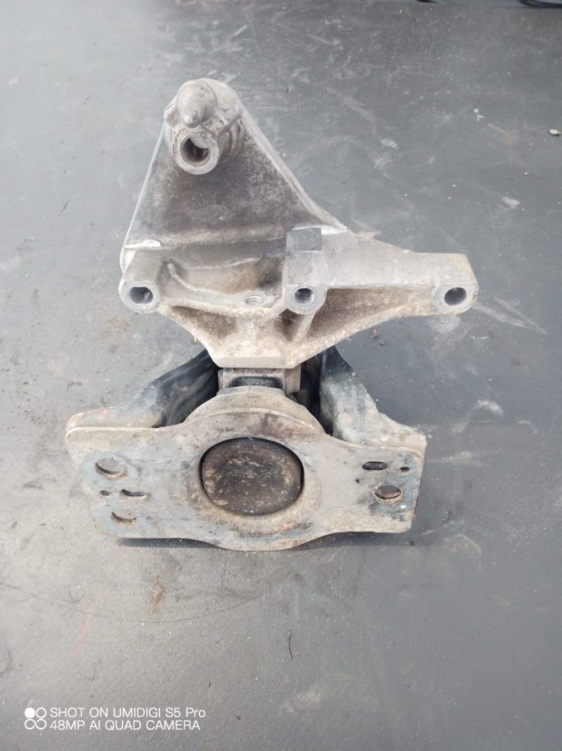 SUPORT , TAMPON MOTOR , DACIA LOGAN I , 2007 COD -8200690091 - imagine 3