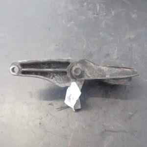 Suport de montare cutie de viteze , Mazda 3 , 2004 COD -BP8F39010020 - imagine 3