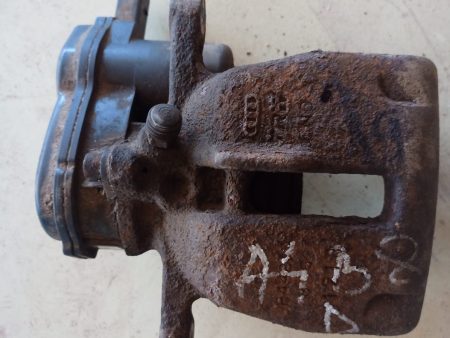 Etrier ,Audi A5 , A4 ,B8 COD-32335478