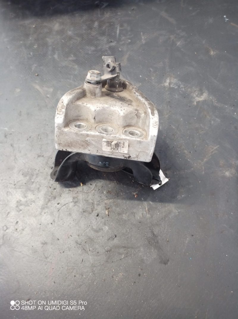Suport accesorii alternator  ,  Hyundai Tucson 2.0 CRDI   D4EA - imagine 3