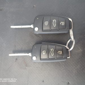 Telecomanda cu 3 butoane, cheie cu cip , cheie cu telecomanda ,  434 MHz ASK cu cip  ID4 , Audi A4, S4, RS4  COD 8E0837220K