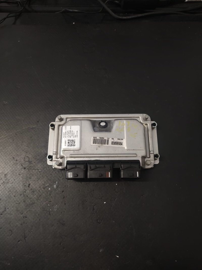 Calculator motor,  ECU , PEUG 307 1.6 BENZINA COD  0261208301 9657036780  83856984         FACTURA SI GARANTIE
